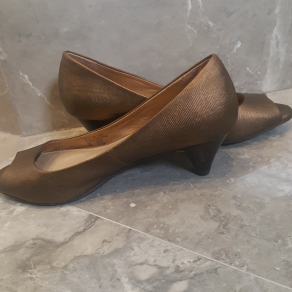 GIANI BERNINI copper peep toe shoes - Picture 3 of 8